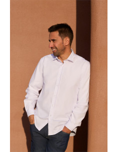 Camisa de caballero semientallada con tapeta de pellizco