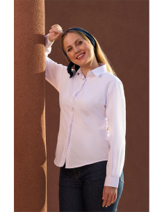 Blusa señora semientallada. Tejido fil a fil blanco