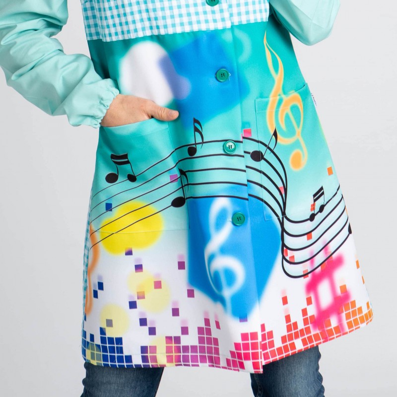 Bata colegial mujer música